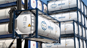 古巴在經(jīng)歷了大規(guī)模的抗議之后，政府便允許進口更多的食品和藥品